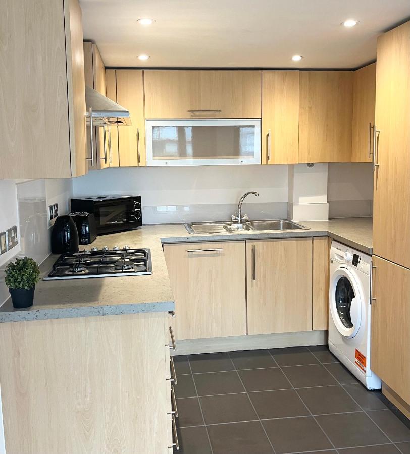 Beautiful Riverview Apartment 첼름스퍼드 외부 사진